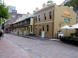 Sydney - The Rocks walking tour - The Rocks Square