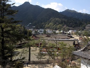 Hiroshima - Miyajima - Senjokaku Shrine - view