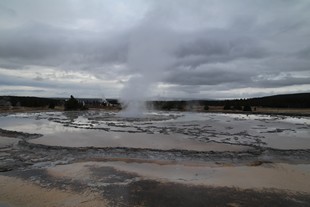 Yellowstone National Park - Madison - Firehole Lake Drive - Great Fountain Geyser